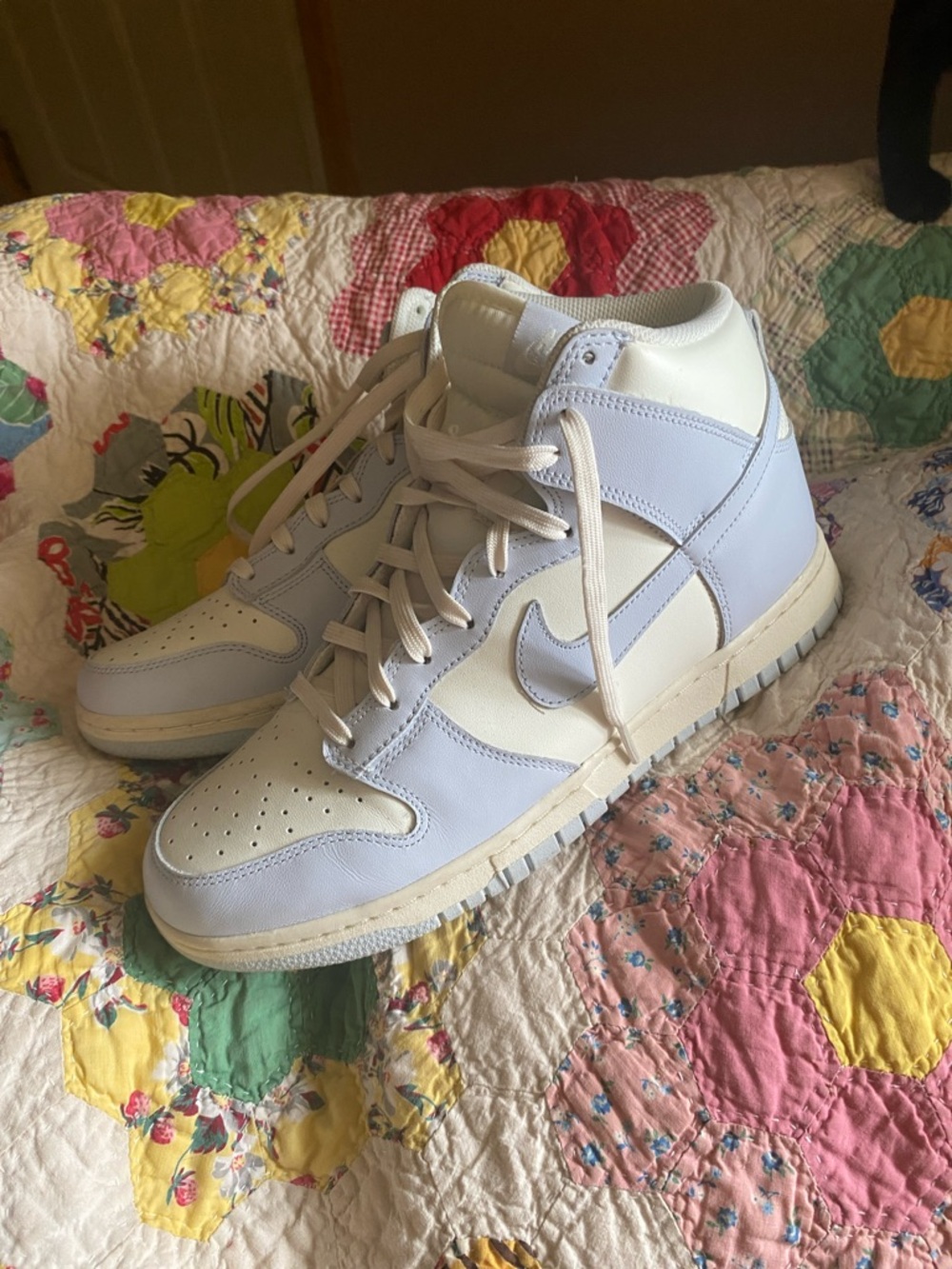 Nike Women's High-Top Sneakers in Light Lavender and Cream